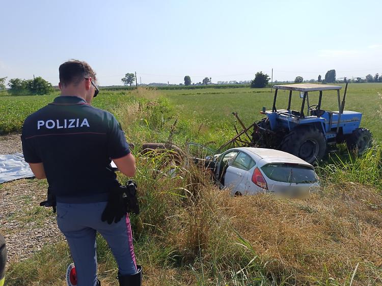 Fuori strada a Roncadello: 72enne ferito, arriva l’elisoccorso