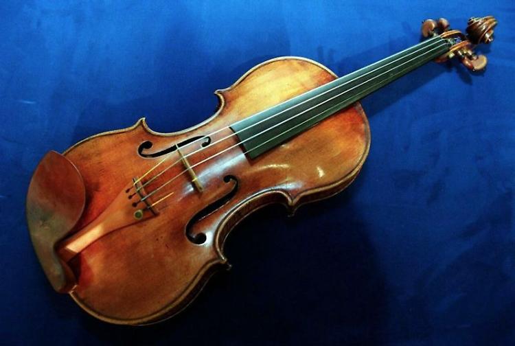 Il violino Stradivari perduto per 80 anni ritrovato in Giappone: tra riscoperta e controversia