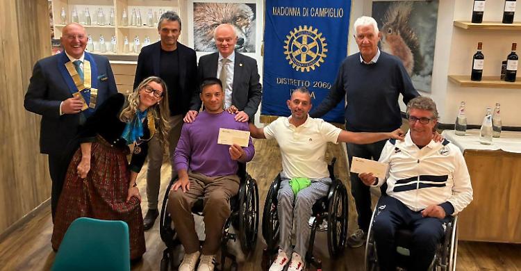 Show Baldesio a Campiglio: tennis inclusivo in piazza