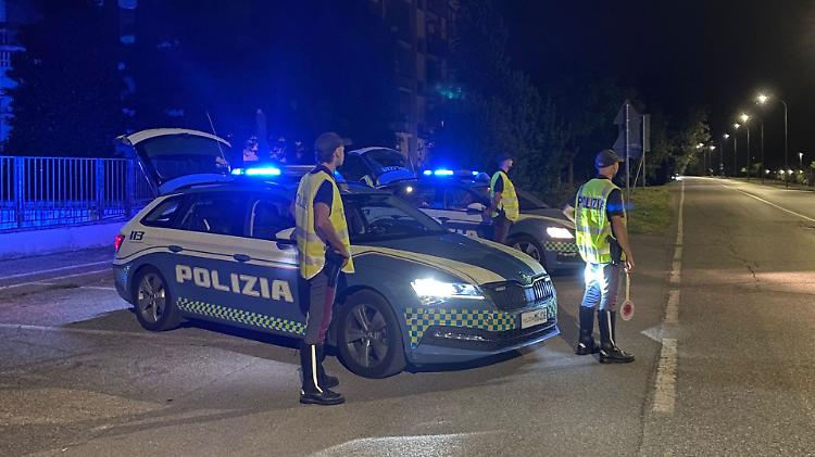 Polizia Stradale, settimana da “bollino rosso”: denunce e veicoli rubati recuperati