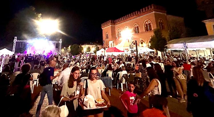 Il ‘re’ scalogno riempie subito la piazza