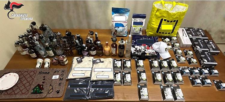 Arrestati tre ladri seriali: rubavano con una borsa schermata