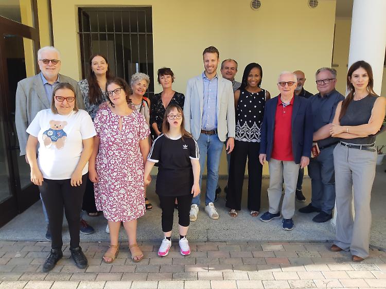 Sei giovani iniziano il loro cammino verso l’autonomia