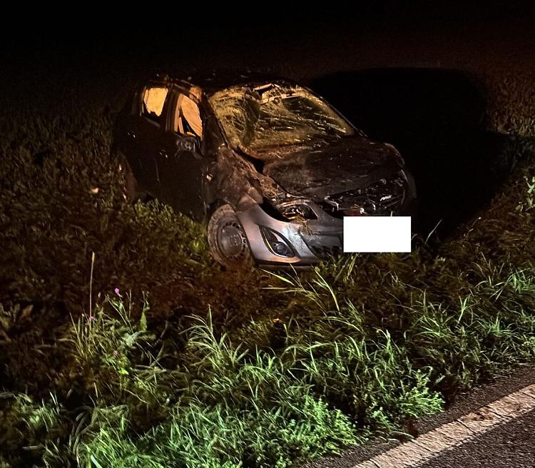 Giovane finisce fuori strada con l’auto, ricoverato in ospedale