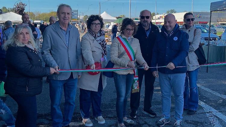 Hobbisti: salvo il mercatino