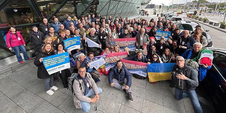 «Kiev vive sotto terra»: i cremonesi in viaggio raccontano