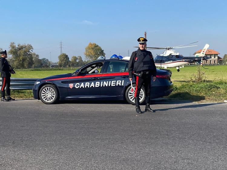 Elicottero dei carabinieri sorvola Crema e Offanengo per controlli straordinari
