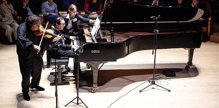 Il diavolo e l’acqua santa: quando il virtuosismo diventa passione pura