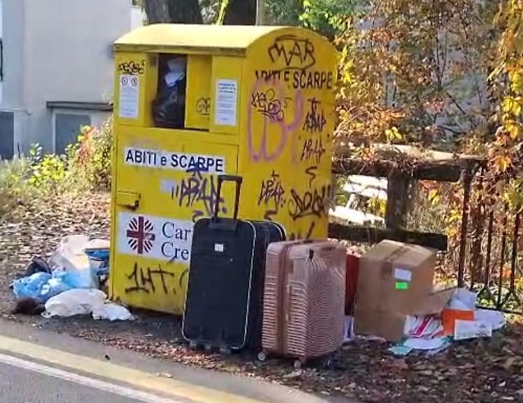 Valigie abbandonate: l’inciviltà non va in vacanza