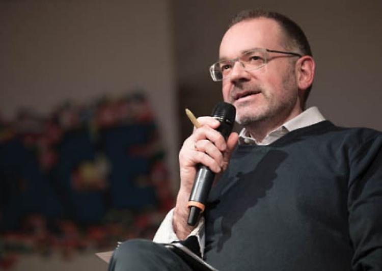 Caffè filosofico con don Paolo Scquizzato: "Fiammiferi nella notte"