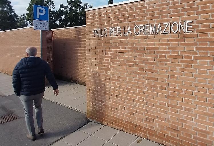 Cremazioni: &laquo;Lieve calo dopo sei anni in salita&raquo;