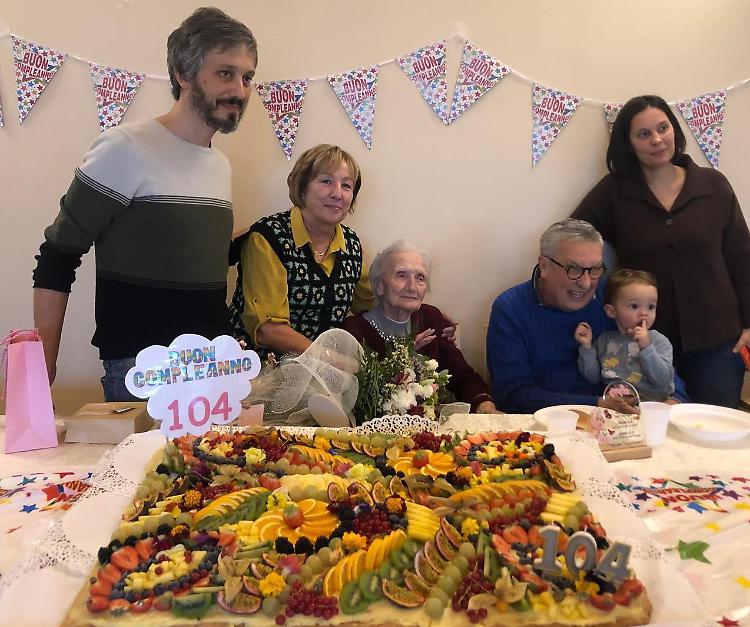 Erminia spegne 104 candeline