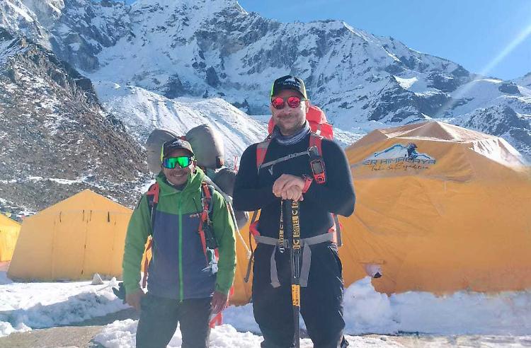 La scalata in Nepal di Ruffoni: «Grandissima emozione arrivare in vetta»