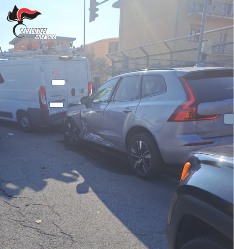 Fuga rocambolesca e inseguimento: arrestato un 26enne