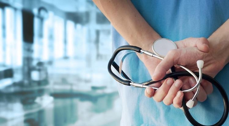 Più infermieri, scure sulle liste d’attesa