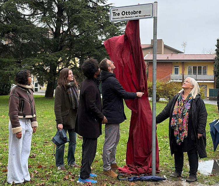 Intitolato il parco di via Lago Gerundo alle vittime del naufragio del 3 ottobre 2013