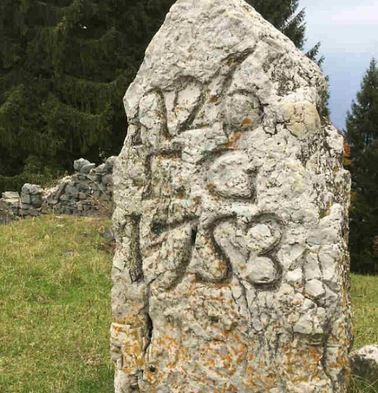 In dono al paese i cippi dell’imperatrice