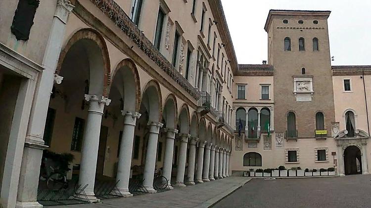 Assistenti sociali e tecnici, citt&agrave; a corto di personale