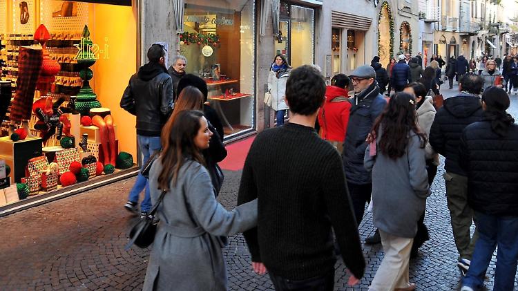 Bergamaschini e Guatterini presentano mozione a supporto del commercio locale