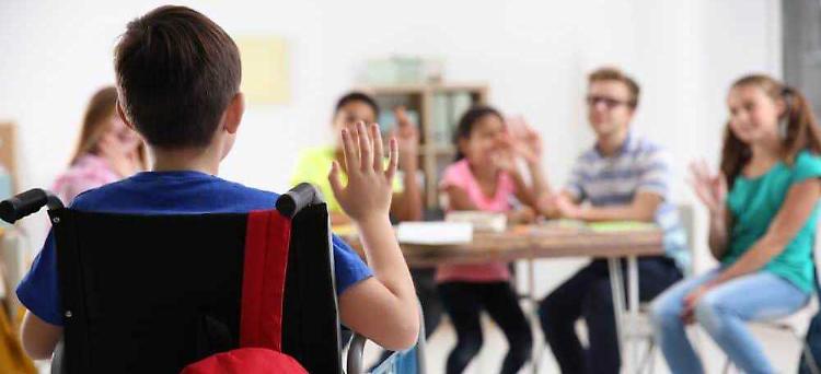 Bilanci comunali sotto pressione: l&rsquo;allarme dei sindaci sui servizi per l&rsquo;inclusione