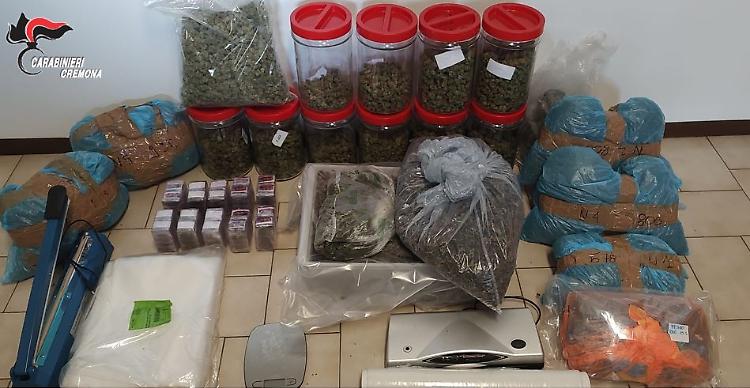 Maxi sequestro di droga: 16 chili di hashish e marijuana in un&rsquo;abitazione