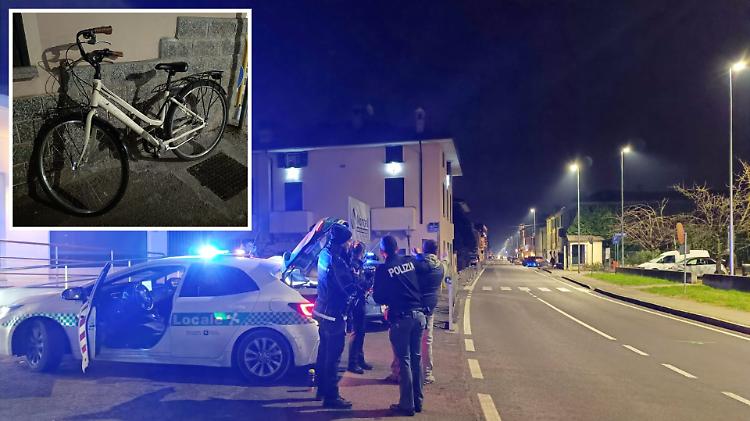 Investita da un furgone mentre va in bicicletta, 14enne in ospedale