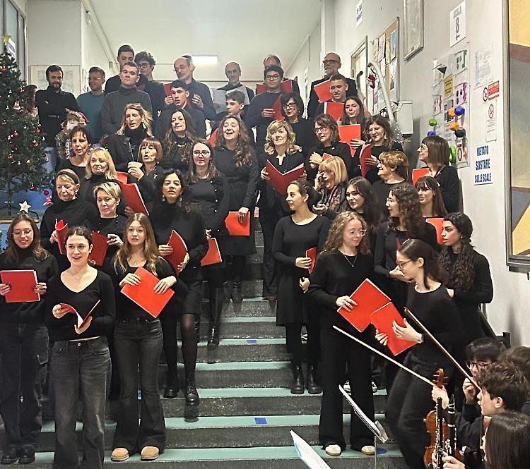 Auguri in musica, emozioni all&rsquo;Aselli