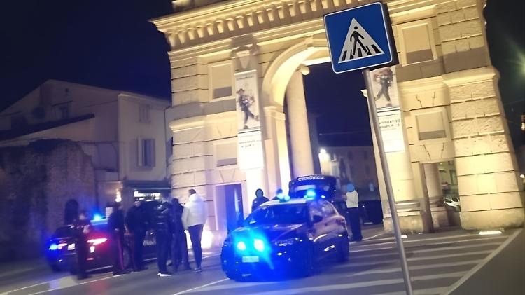 Ispezione in una cascina abbandonata, i carabinieri recuperano refurtiva