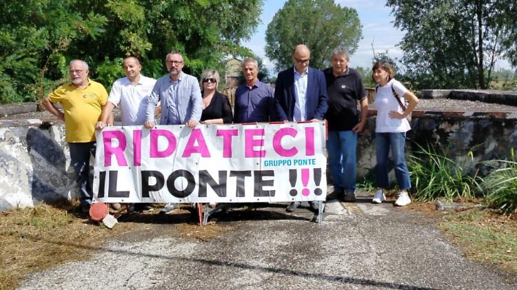 Il ponte chiuso &laquo;uccide le nostre attivit&agrave;&raquo;