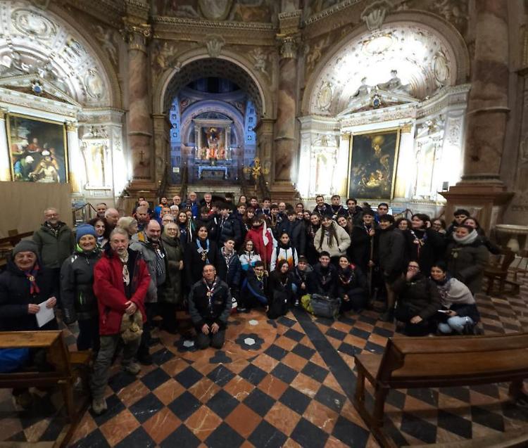 Notte di fede e passi condivisi: pellegrinaggio verso Caravaggio