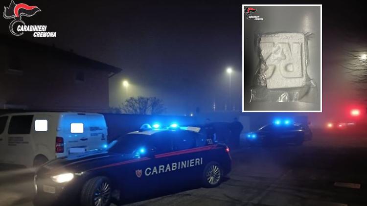 Fuga, colluttazione e mezzo chilo di droga: arrestato ventenne dopo un inseguimento