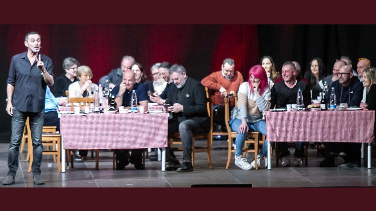 Tutti all&rsquo;osteria con Giacobazzi: risate e ricordi