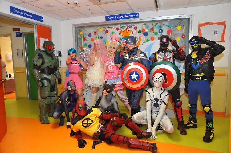 Supereroi in pediatria: un Carnevale di sorrisi per i piccoli degenti