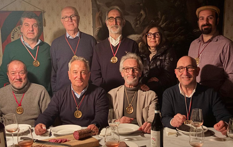 Amici della Cucina Cremonese, Corbari resta alla guida