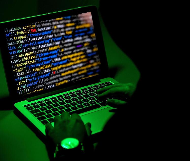 Hacker in azione, i bonifici &lsquo;prendono il volo&rsquo;