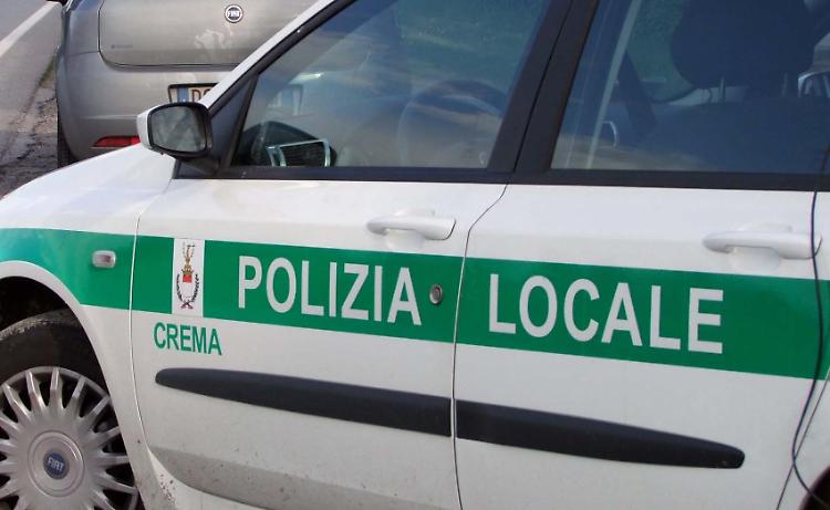 Paura in centro, senegalese prende a calci i vigili