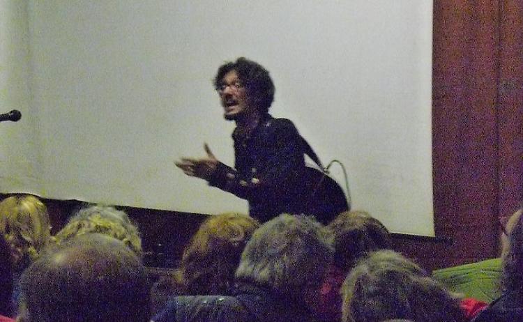 'La leggera' di Marco Rovelli. La cultura popolare tra passato, presente e futuro