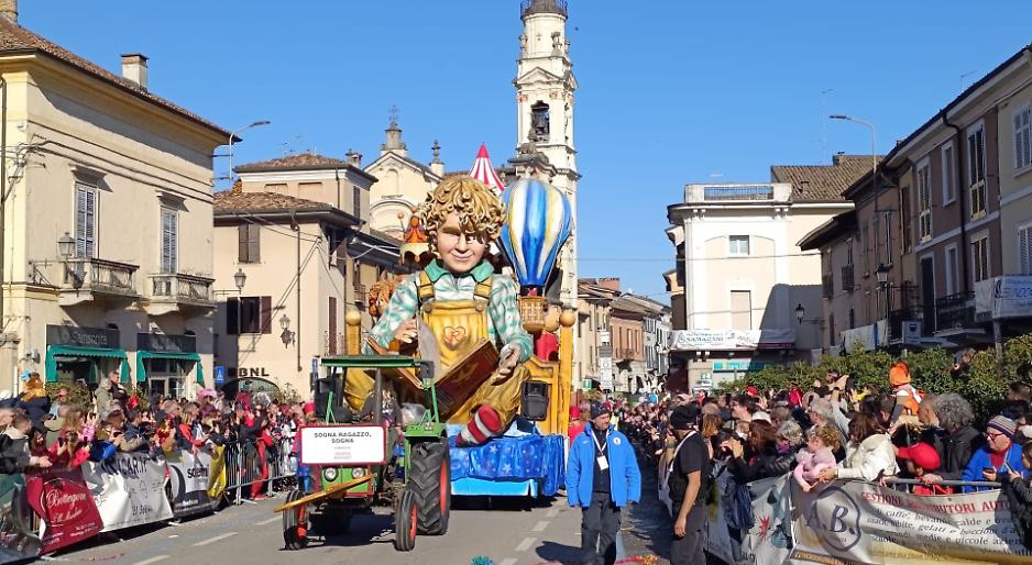 Carnevale cremasco, il gemellaggio con Melun cementato dai coriandoli